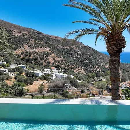 South Palms Luxury Holiday home *