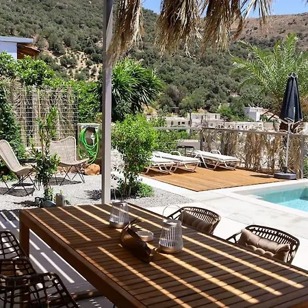 South Palms Luxury Holiday home Ano Rodhakinon